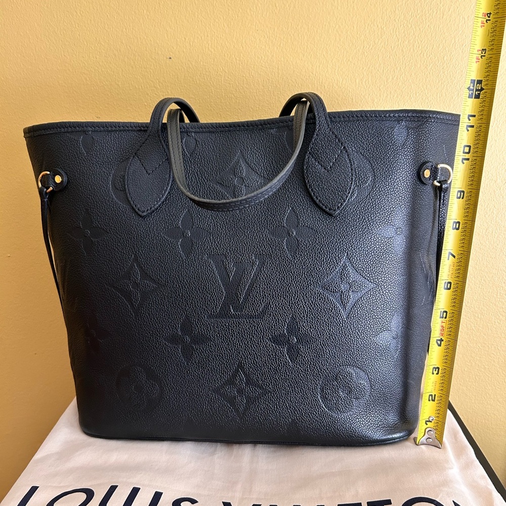 Louis Vuitton Neverfull MM - Picture 6 of 15